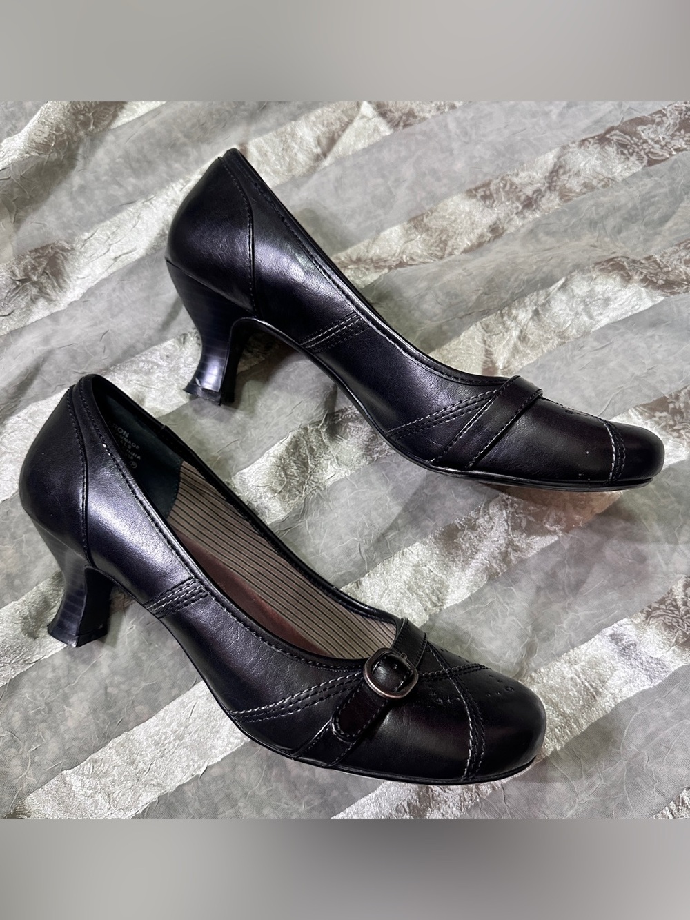 Y2K Mudd Black Leather Mary Jane Ballet Kitten Heels with Buckle Detail - Picture 5 of 9